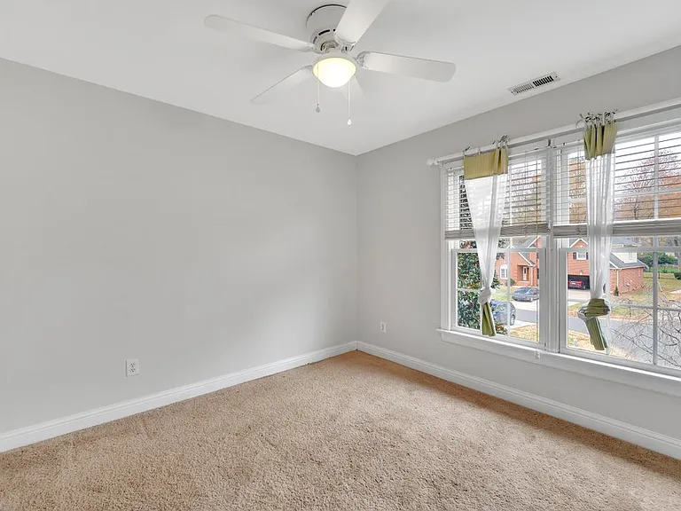 1210 Mendenhall Ct — Photo 33