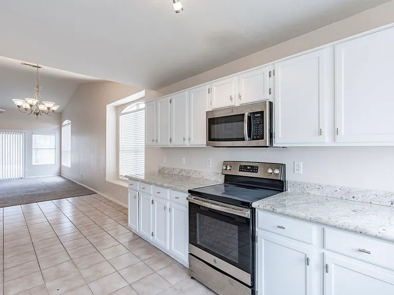 4460 E Verbena Dr — Photo 6