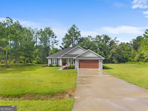 692 Wildflower Cir, Metter, GA 30439