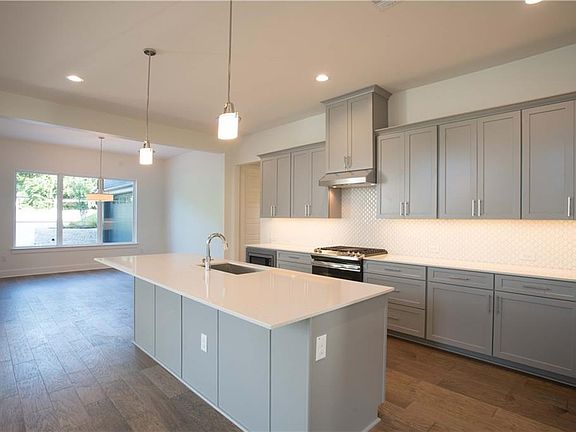 5th image of 3030 Sunridge Dr