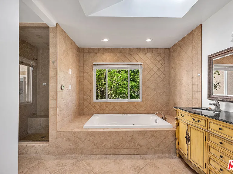 5890 Fairhaven Ave — Photo 18
