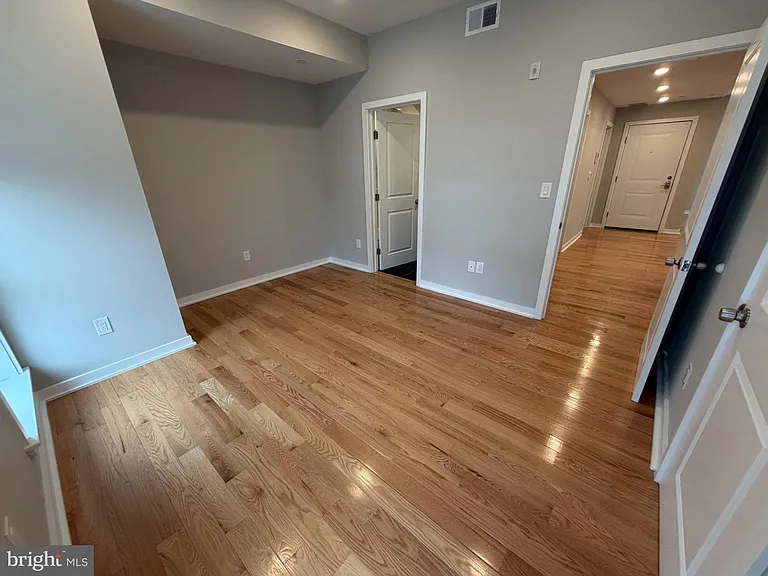 914 W Susquehanna Ave #18-2A — Photo 13