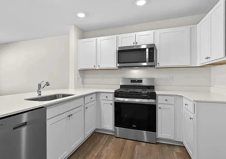 108 Clementine St — Photo 2