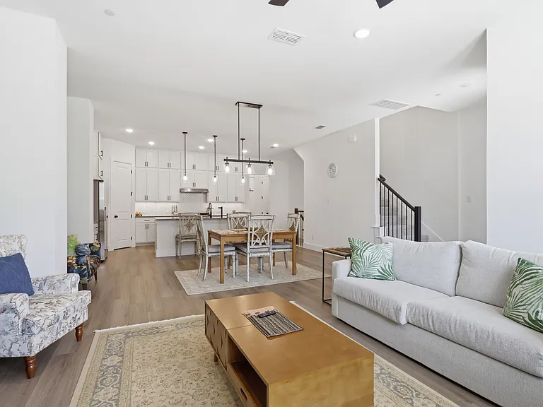 6240 Fortuna Ln — Photo 17