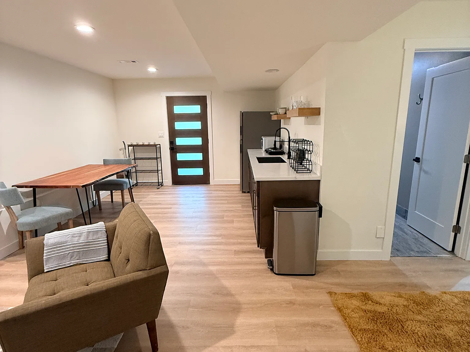 1 bed, 750 sqft, $1,800 — Photo 3