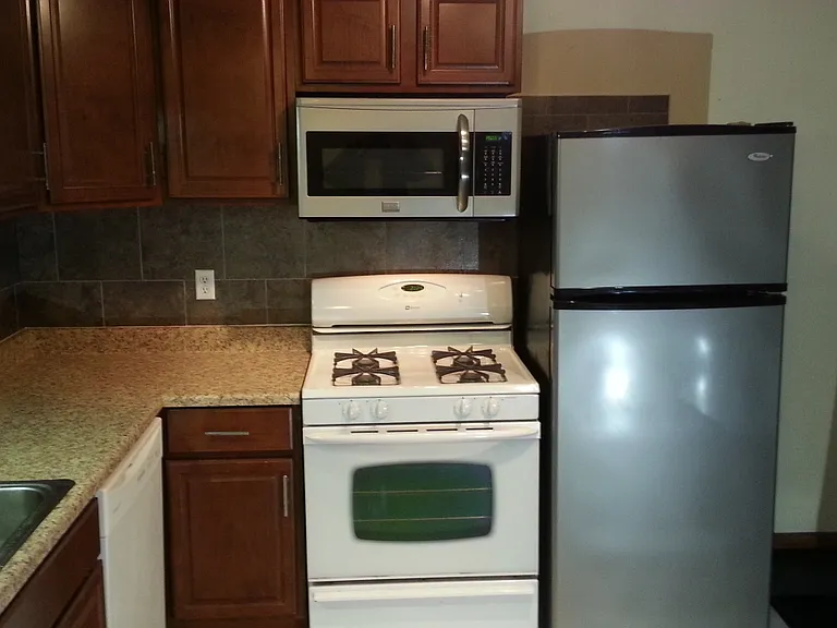 33 Myrtle St #3 — Photo 45