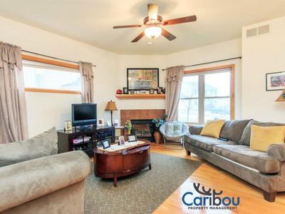 2 Country Glen Cir, Madison, WI, 53719