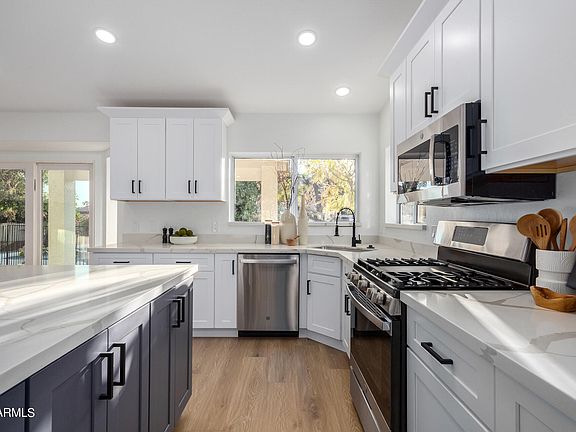 3rd image of 1454 N ORLANDO --