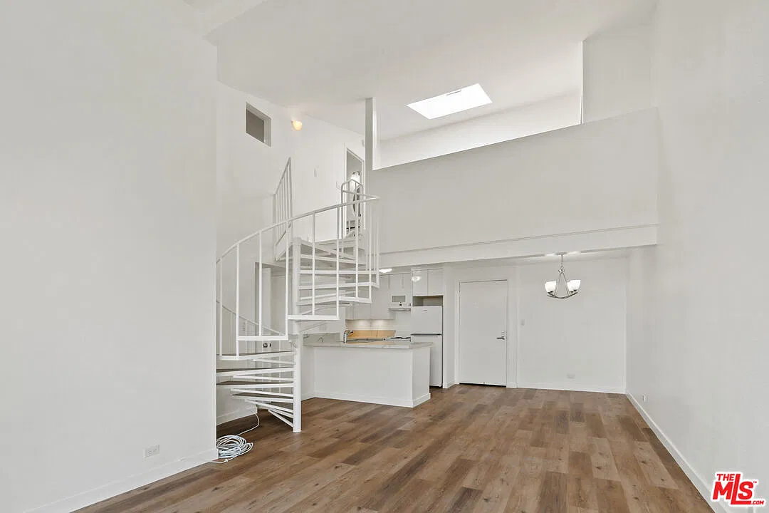 2 bed, 798 sqft, $3,899 — Photo 4