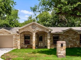 107 Bryan St, Cleburne, TX 76031