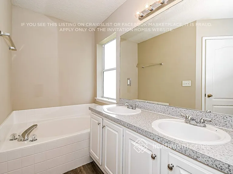6886 Wall Springs Dr — Photo 10