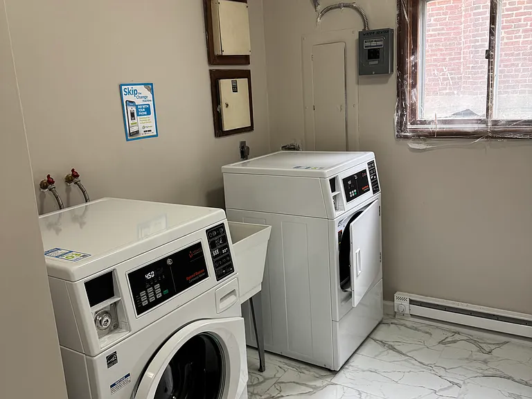 Beautiful, newly renovated laundry!
