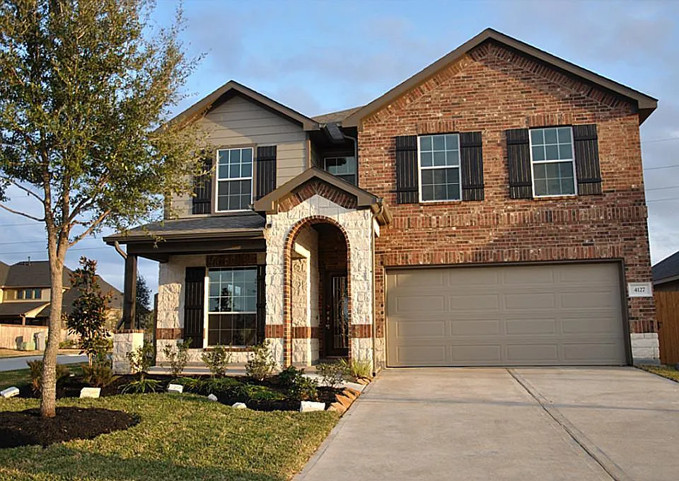 4127 Longmont Hills Ln
