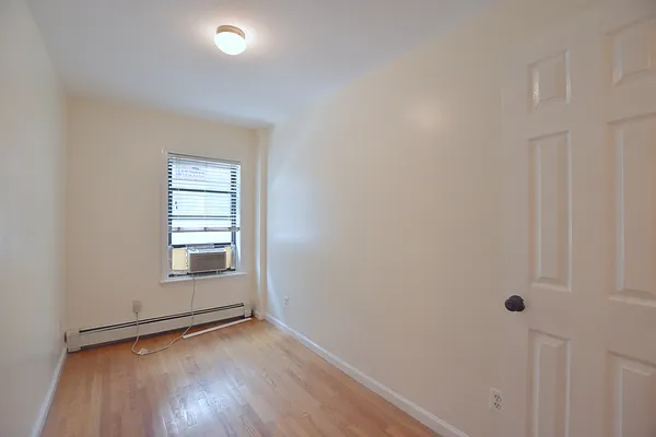 Rented by Compass | media 9