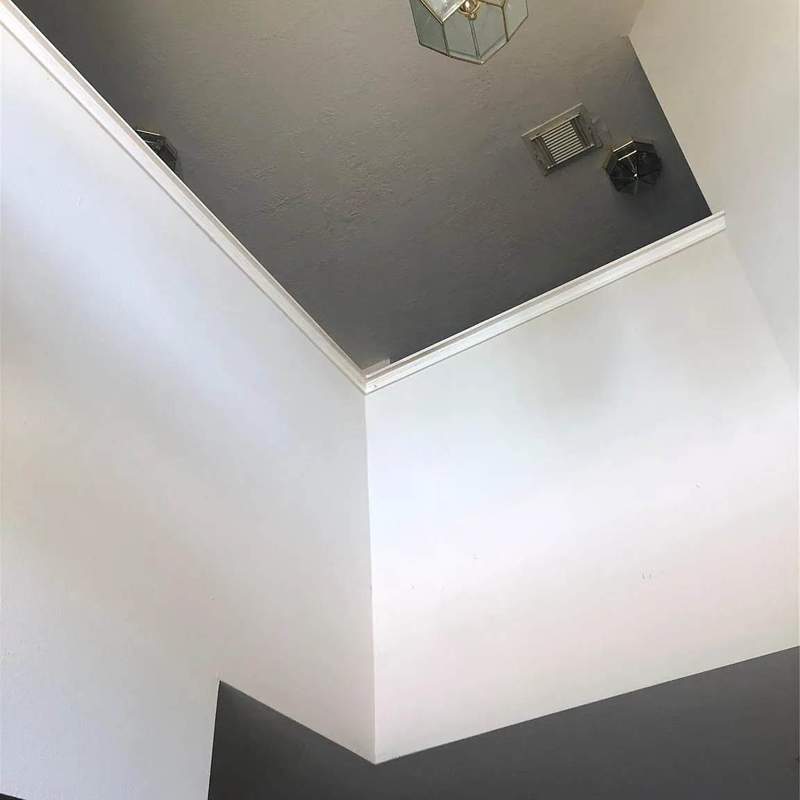 4 bed, 2.5 bath, 2724 sqft, $2,400 — Photo 3