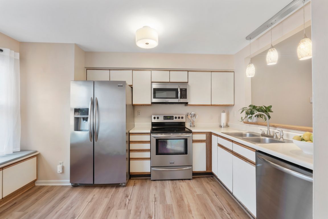 next background image