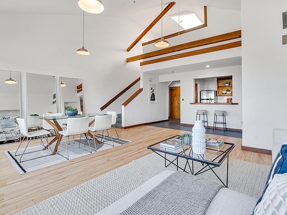 2nd image of 530 E 8th St #20