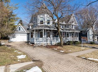 615 Fulton St, Geneva, IL 60134