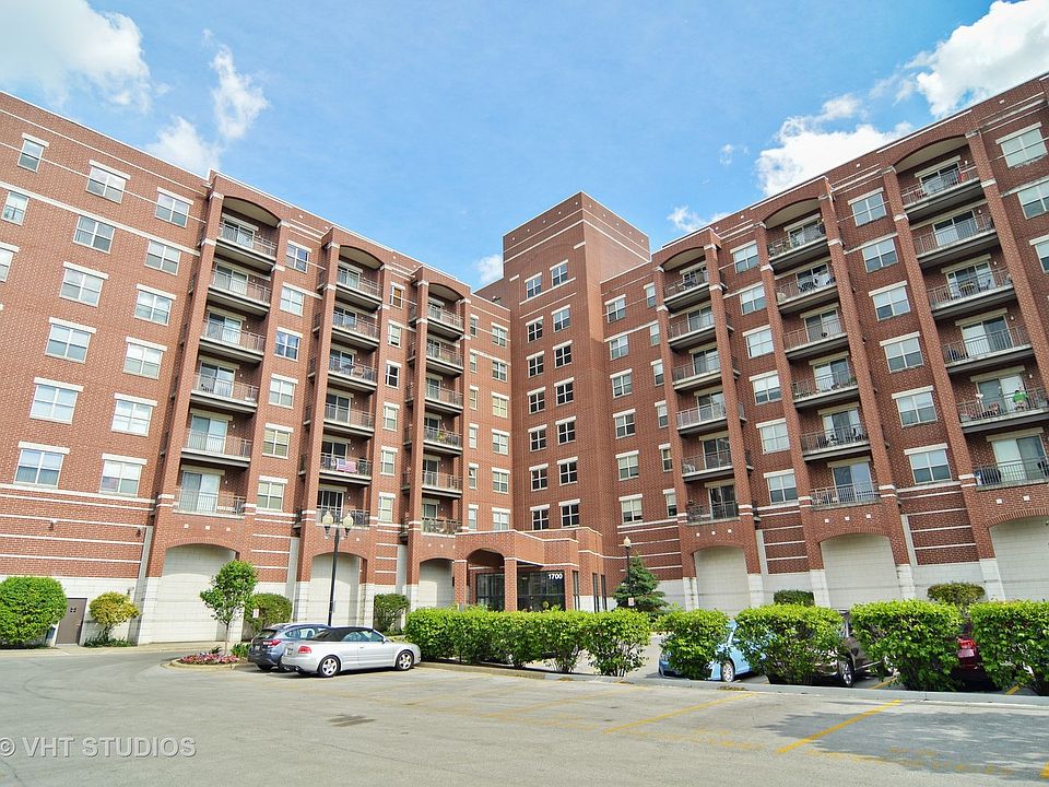 1st image of 1700 Riverwoods Dr APT 321