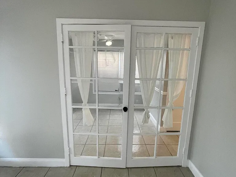 623 Selkirk St #B — Photo 4