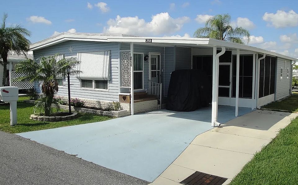 1st image of 258 Pelican Ln