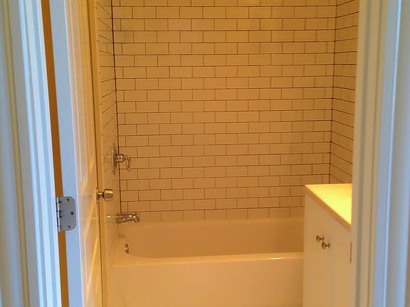 5th image of 3409 California Ave APT 3F