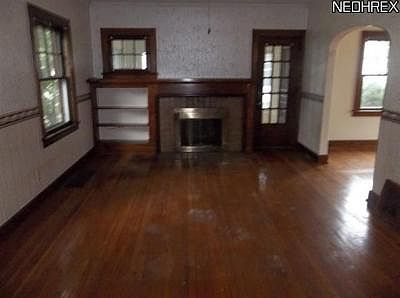 4th image of 4025 Howard St