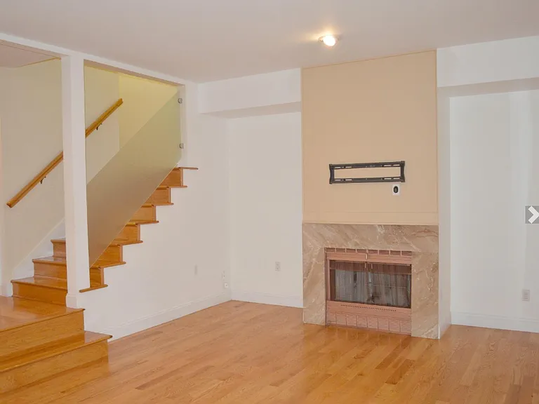 50 Undine Rd #8D — Photo 2