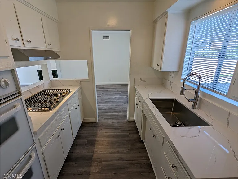 589 Fairview Ave — Photo 18