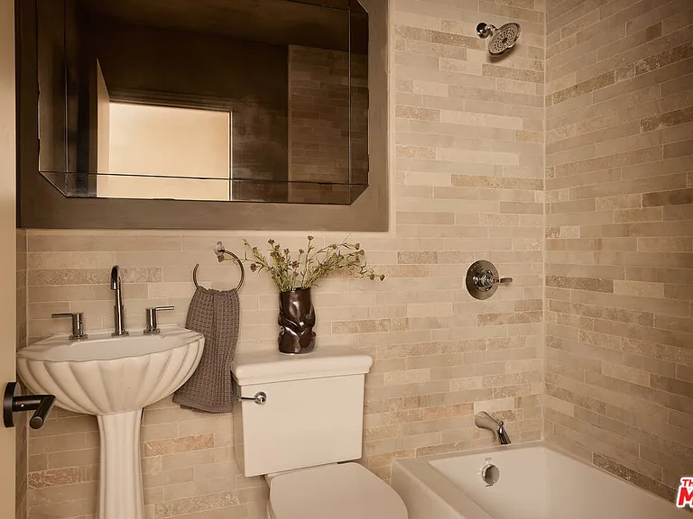 145 N Willaman Dr — Photo 23