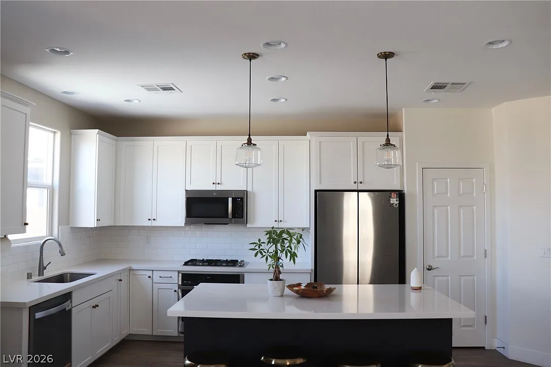 3 bed, 2.5 bath, 1580 sqft, $2,750 — Photo 3