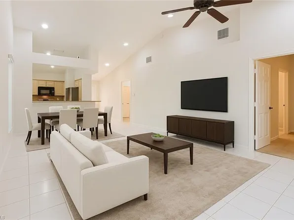 736 Wiggins Lake DR #202, NAPLES, FL 34110