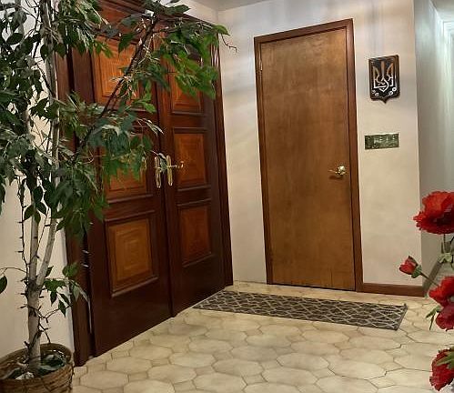 4th image of 76 Kentview Dr