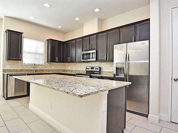3rd image of 1052 Parma Cir