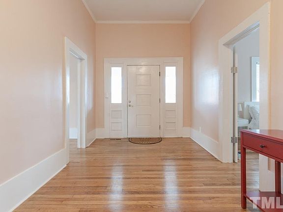 3rd image of 107 W Corbin St