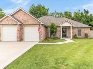 104 Spring Lake Cir, Lafayette, LA 70508