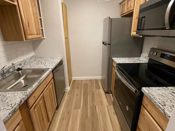 120 Avenue H APT 102, Denton, TX 76201
