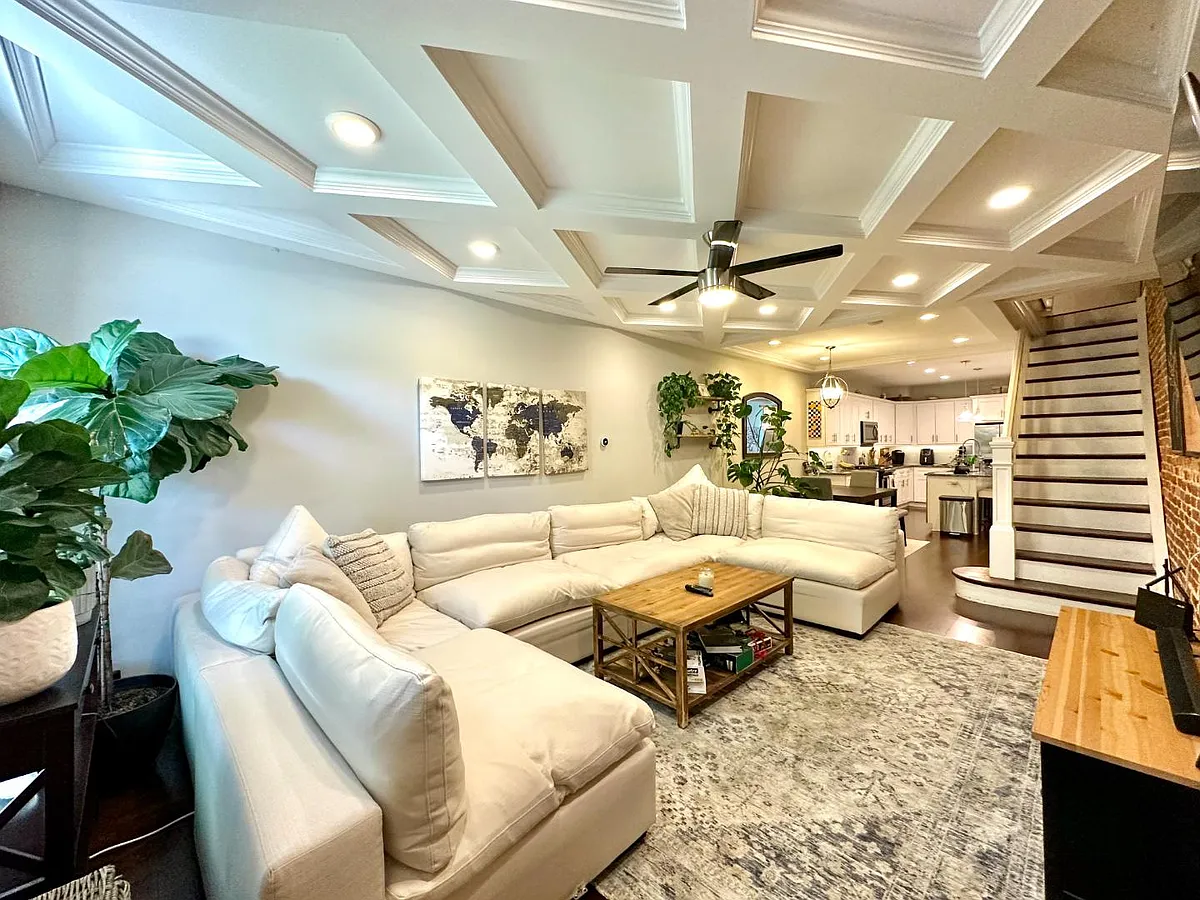 Property Photo - 271 S East Ave