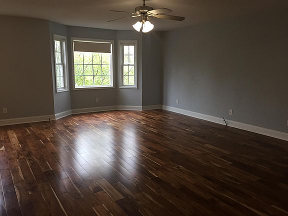 3rd image of 773 Wyndhurst Dr