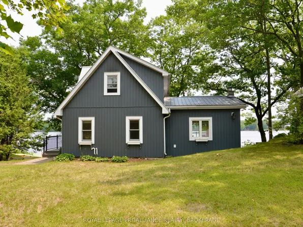 6079 Carleton Dr, South Frontenac, ON K0H 2W0