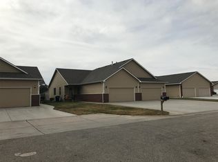 1050 E Karla Ct, Haysville, KS 67060