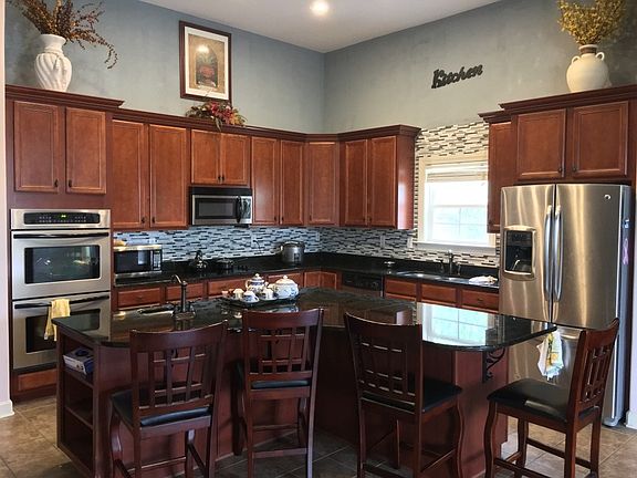 4th image of 75 Grays Hollow Dr