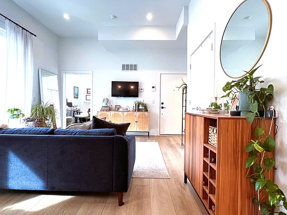 4th image of 1503 Brandywine St #201