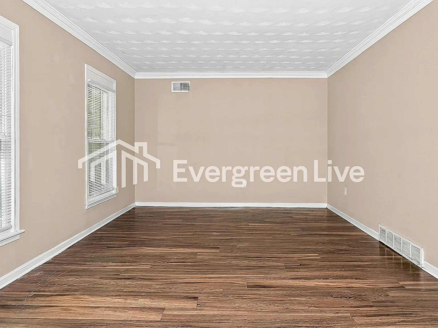 3 bed, 2.0 bath, 1509 sqft, $1,395 — Photo 2