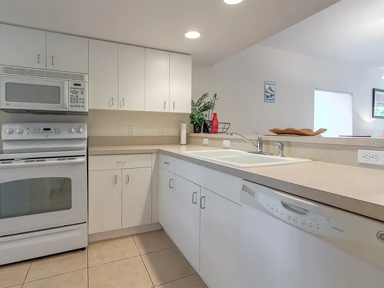8151 Memory Ln #118 — Photo 10