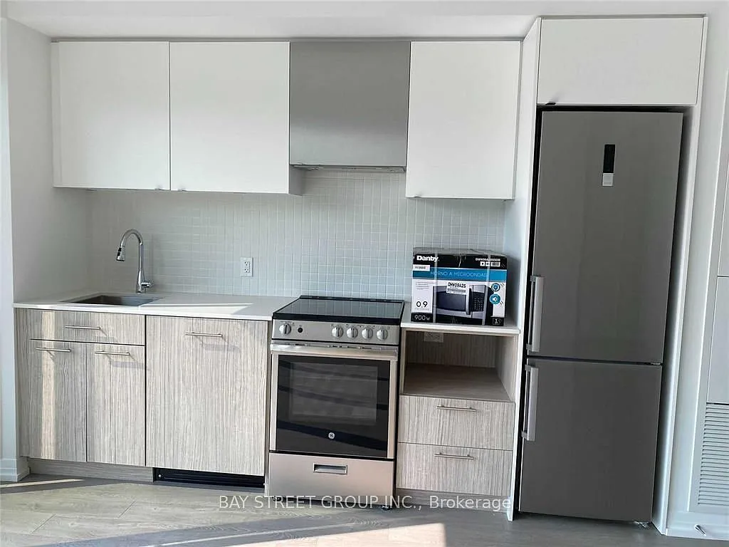 3 bed, $3,300 — Photo 4
