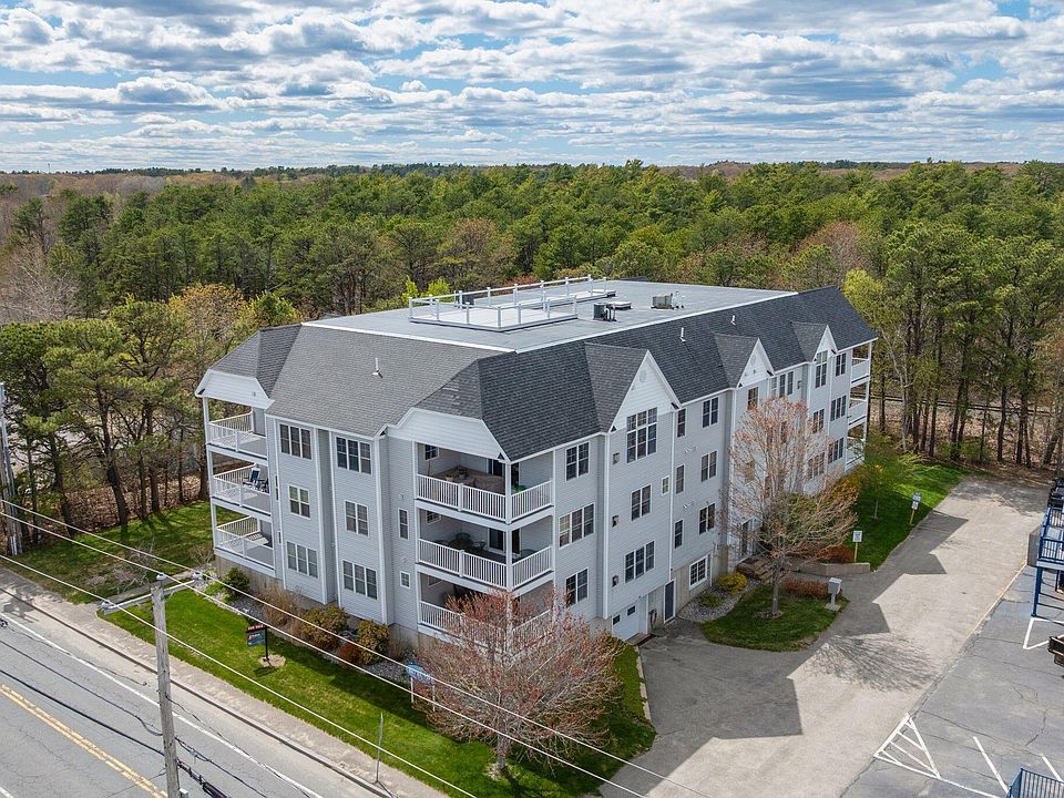 1st image of 170 East Grand Avenue #1