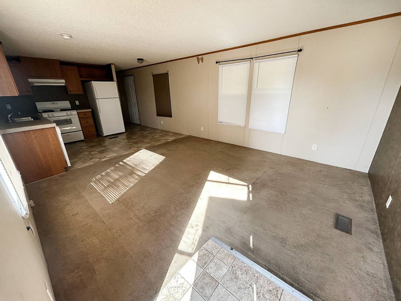 26131 Dequindre Rd #91, Madison Heights, MI 48071 | MLS #11418114 | Zillow