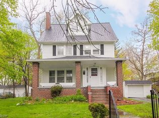 1462 Parkhill Rd, Cleveland Heights, OH