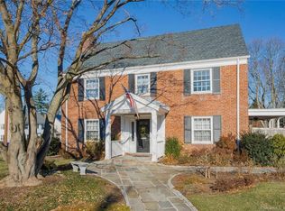 378 Fern St, West Hartford, CT 06119